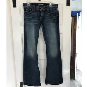 Bootcut, Buckle Jeans